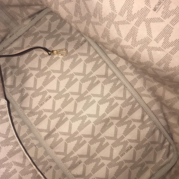 Michael Kors Large Jet Set Tote WT - Picture 5 of 6